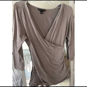 Banana Republic v neck top